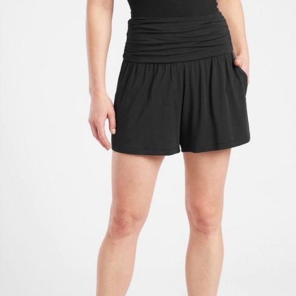 Athleta Pants - ATHLETA FLOW WITH IT SHORT IN BLACK NWOT